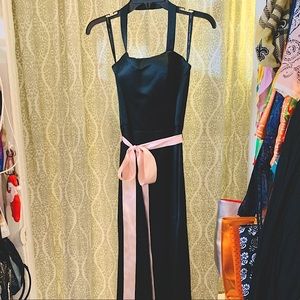 Women’s Black Formal Dress SZ 6 💃🏼💋☑️